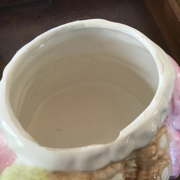 Charming vintage legend cookie jar for when the grandkids come over- very trendy - Picture 5 of 10